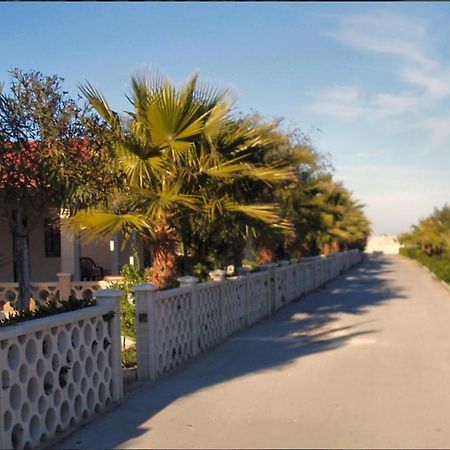 Villaggio Turistico La Baia Degli Angeli Margherita Di Savoia Exterior foto